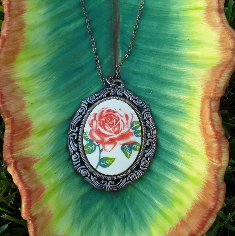 💮 Vintage Inspired Delicate Rose Necklace